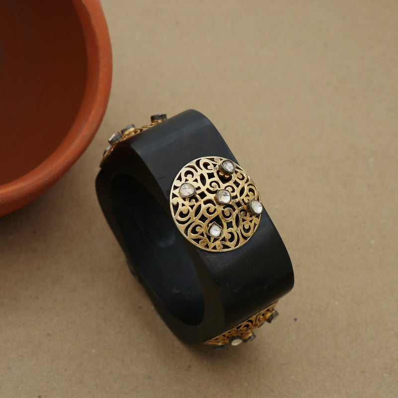 Square cuff