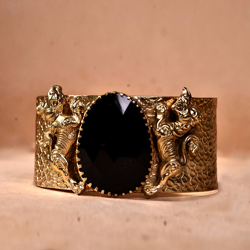 SYMETREE BLACK ONYX DRAGON CUFF