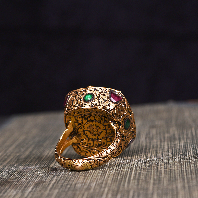 ENGRAVED POLKI VINTAGE RING