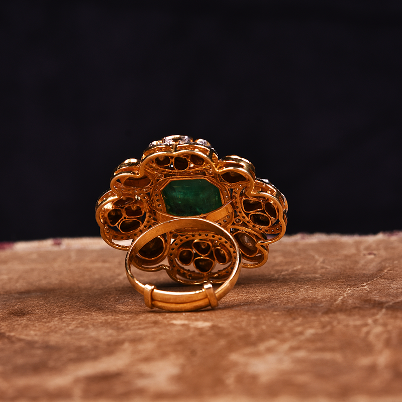 OPEN SETTING EMERALD AND POLKI RETRO RING