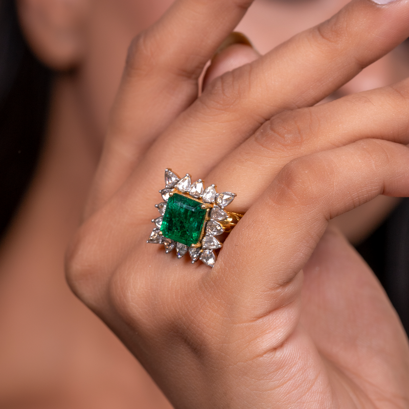 EMERALD AND DIAMOND RING