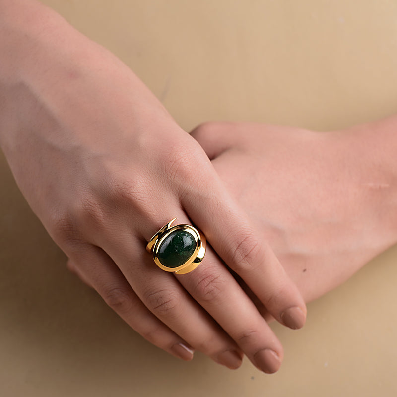 DAINTY GREEN ONYX RING