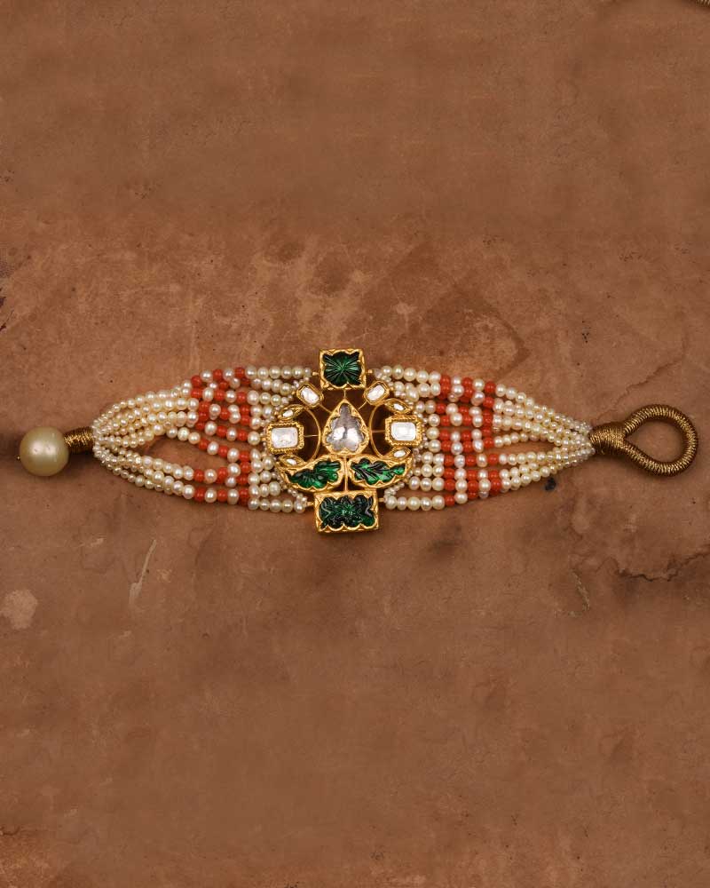 18/24KT GOLD POLKI EMERALD PAUNCHI