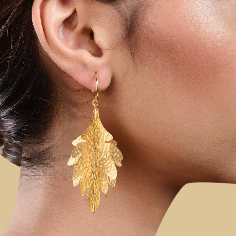 BREEZY LEAF EARRING