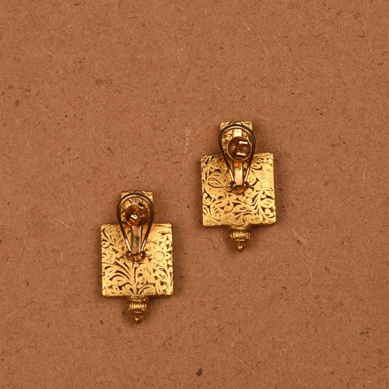 18/24KT GOLD RED ENAMEL STUDS