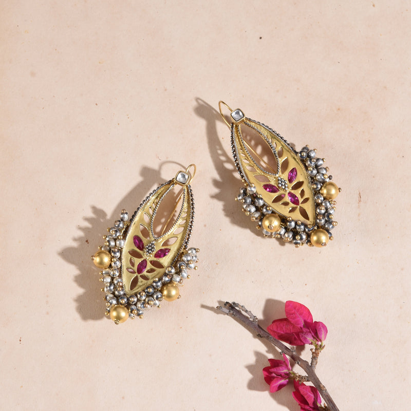 Pedestal array Earrings