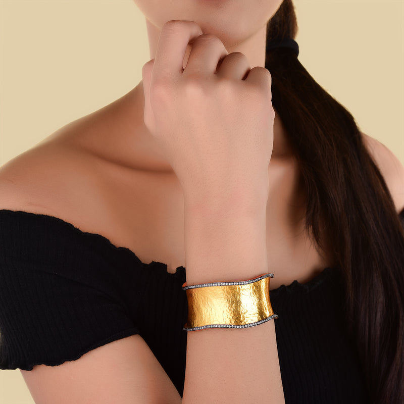 CZ SCALLOP EDGED CUFF