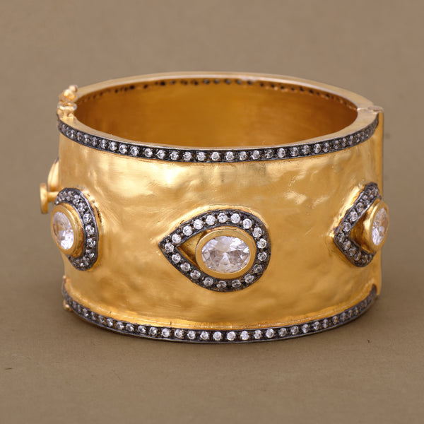 MUTED GOLD POLKI CUFF