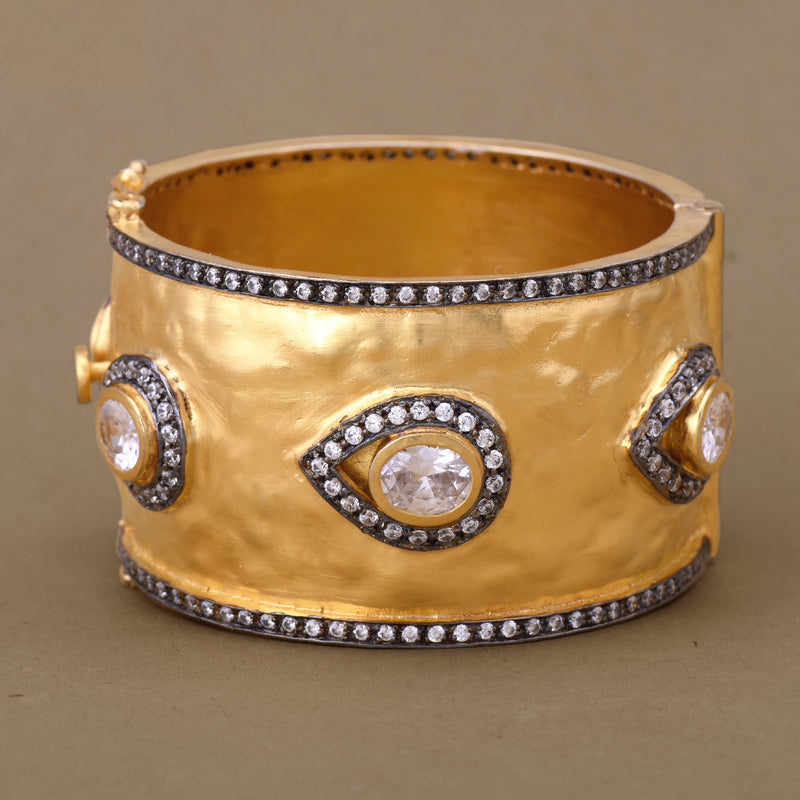 MUTED GOLD POLKI CUFF