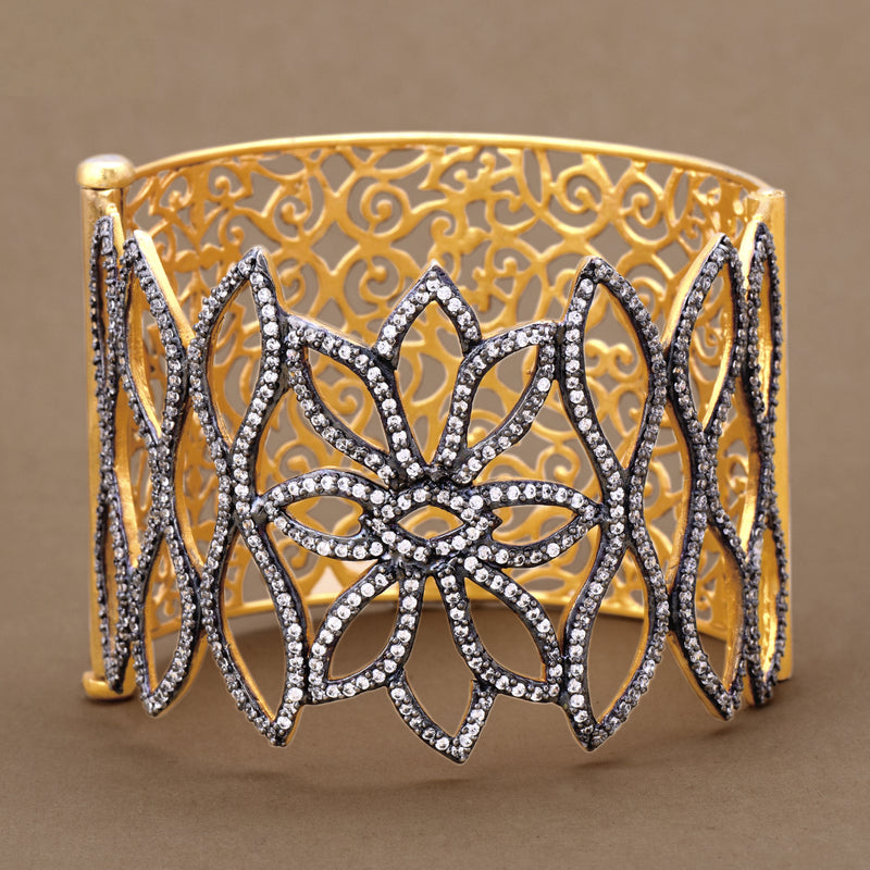 DAINTY COCKTAIL CUFF