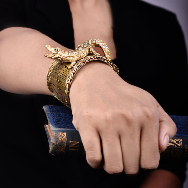 THE CRAWLING ALLIGATOR BAMBOO CUFF