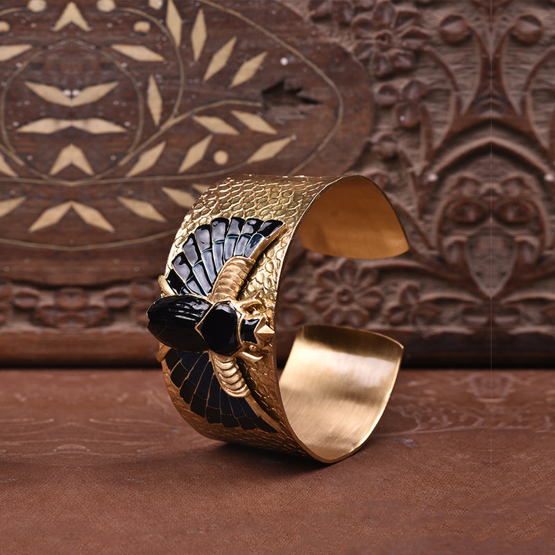 SYMETREE FLYING BEETLE ENAMELED CUFF