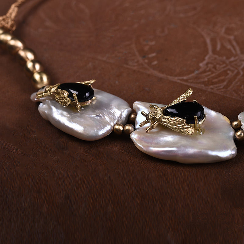 THE HUMMING BEE BAROQUE PEARL CHOKER