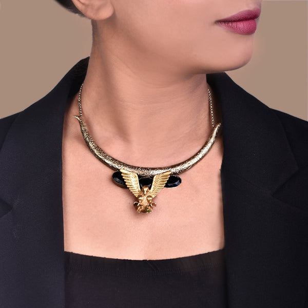 SYMETREE BIRD-OF-JOVE ENGRAVED HANSULI NECKLACE