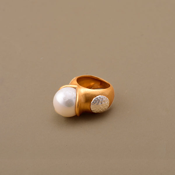 MUTED GOLD PEARL RING