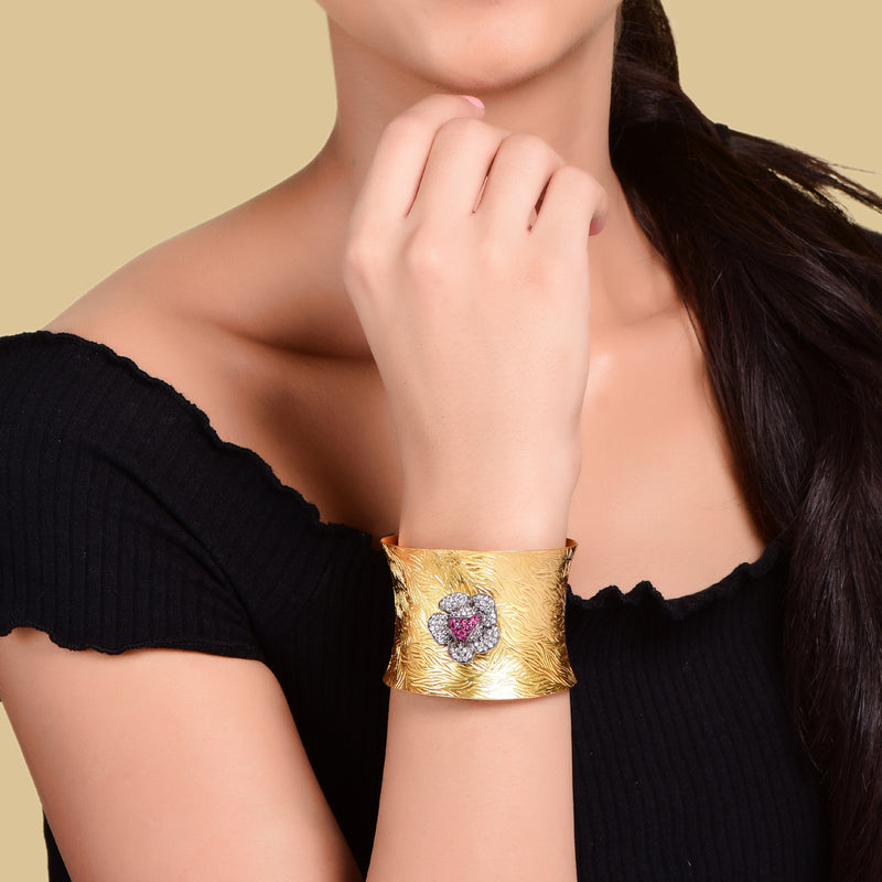 MUTED GOLD FLOWER CUFF